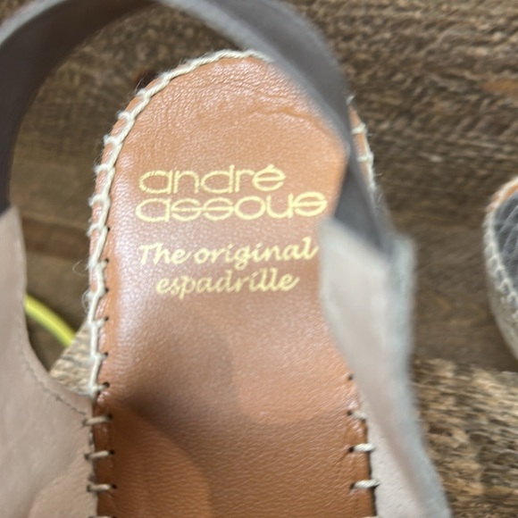 Andre Assous Women's Reese Leather Espadrille Wedge Sandal - Size 8 - Picture 7 of 7